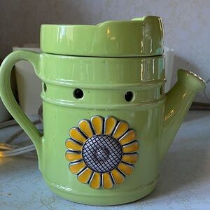 Scentsy Green Watering Can with Sunflower Design Warmer